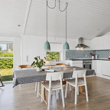 펜션 Wrange - 150m From The Sea By Interhome